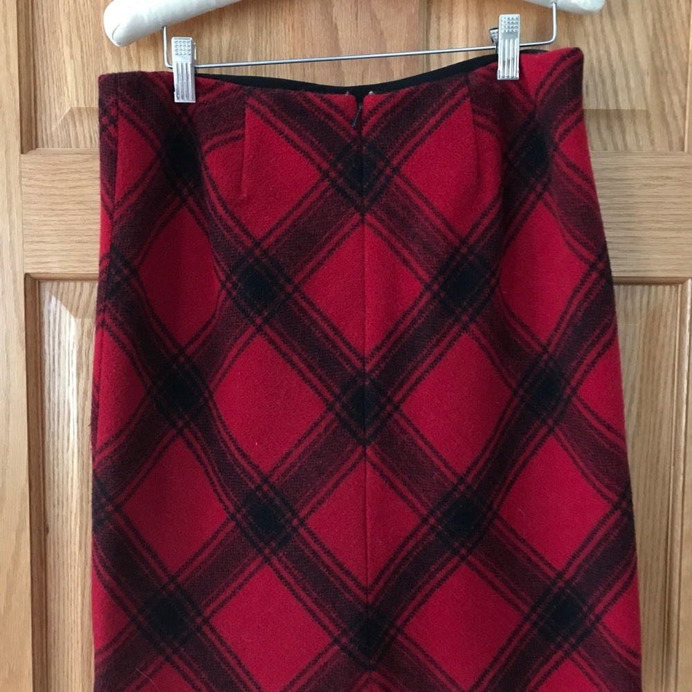 Ann Taylor plaid black and red wool skirt